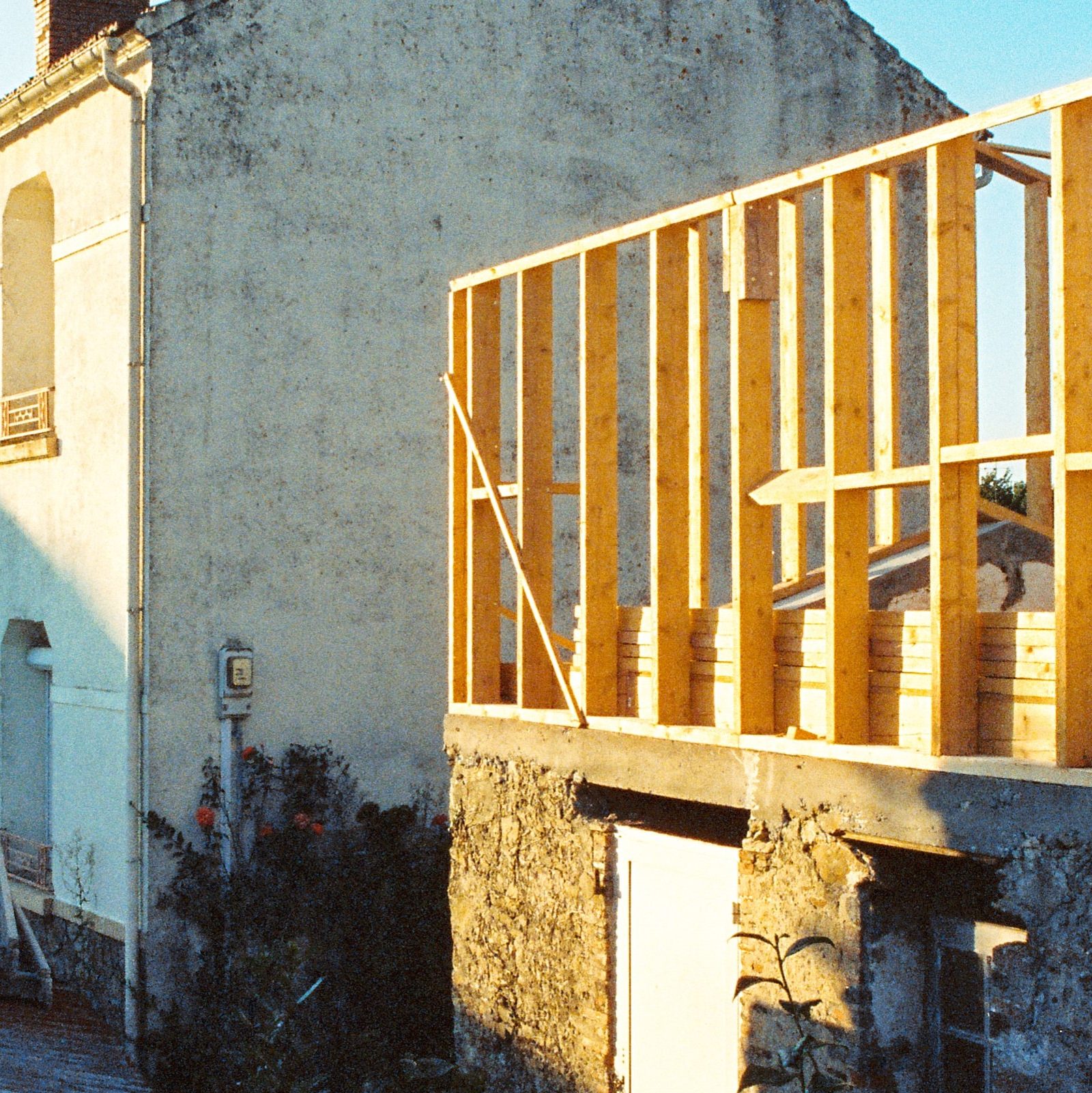 Recherche de solutions de rénovation adaptées, rênovons avec théophane Michaud, entreprise de rénovation dans l'hérault et le gard